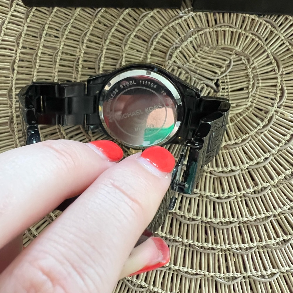 Michael Kors Black Watch - Picture 4 of 7